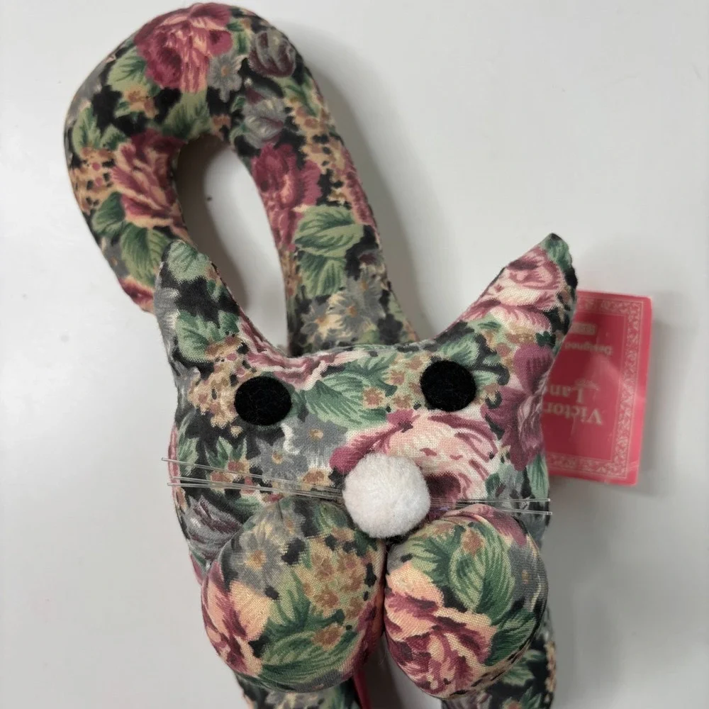 VTG 90s Victorian Lane Cat Plush Door Hang Stuffed Animal‎ Kitty Cottage Kitschy